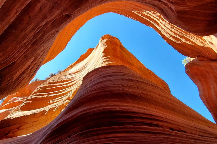 Private Peek-A-Boo slot canyon guided tours - Photo 1 of 13